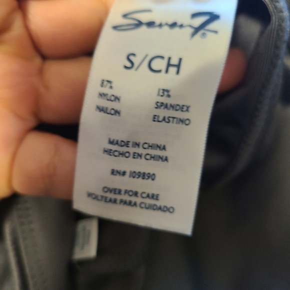 Seven7 Women's High Rise Stretch Faux Leather Legging Gunmetal size Small - Picture 3 of 5